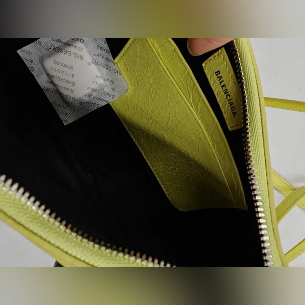 Authentic Balenciaga 2022 hot edition Fluo yellow le Cagole mini leather bag - Picture 10 of 14